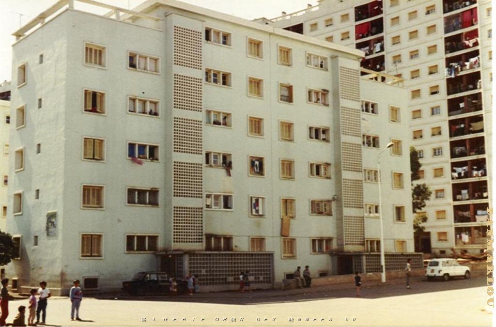 BB 008 CITE JEAN DE LA FONTAINE 1983 BATIMENT C1.JPG